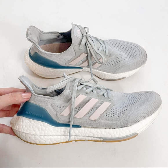 Adidas Ultraboost 21 Women's Training Shoes in Blue and Pink | 8.5 - Picture 2 of 13
